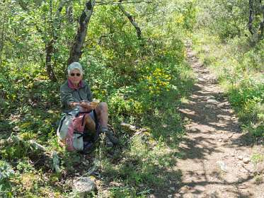 26: 160519-133919_Chantemerle<br>Lunch langs het pad