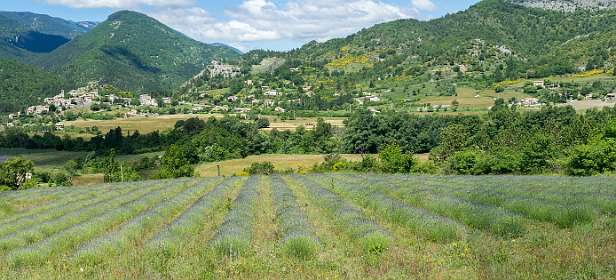 10: 160619-113745_Montbruns-les-Bains-Pano