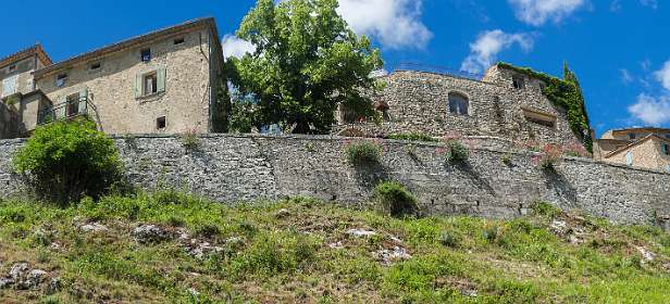 12: 160619-120448_Montbruns-les-Bains-Pano