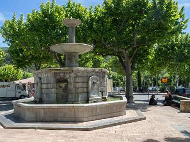 9: 160520-145224_Nyons