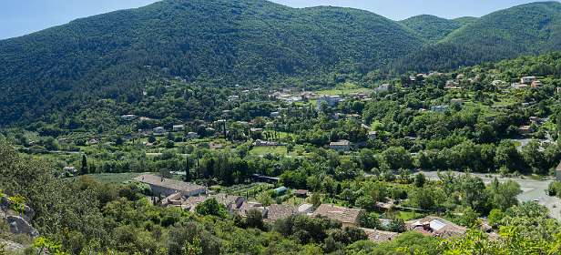 1: 160521-103544_Nyons-Pano