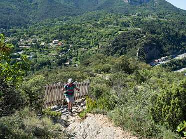 3: 160521-104758_Nyons