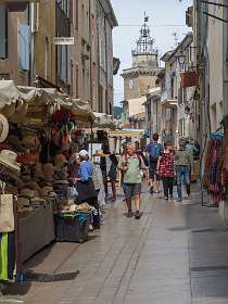 2: 160522-102610_Nyons