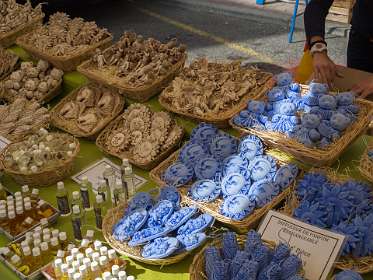 5: 160522-103301_Nyons<br>Er wordt ook zeep gemaakt van olijven