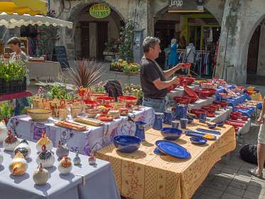 8: 160522-103945_Nyons