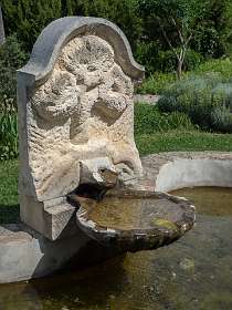 19: 160522-111142_Nyons