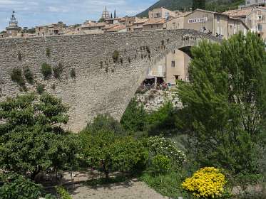 27: 160522-115326_Nyons