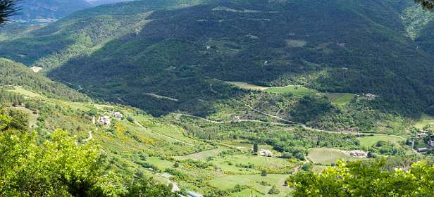 11: 160523-123950_Nyons-Pano<br>Blik naar het zuiden: Les Latarts.