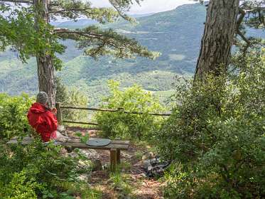 12: 160523-124047_Nyons-HDR<br>Lunch