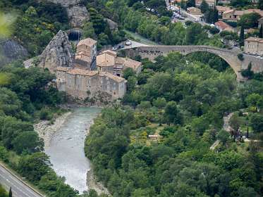 26: 160523-144006_Nyons<br>De Romaanse brug in Nyons