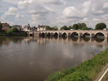 6: Loire_0011<br>Brug over de Cher in Montrichar