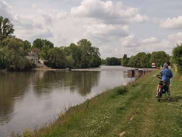 8: Loire_0014<br>Cher