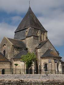 14: P5060224_0061<br>Kerk naast Villandry