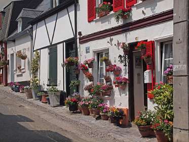 5: 2009 06 03_0934<br>Straat in St Valery sur Somme