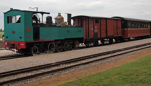 15: 2009 06 03_0956<br>De lokale stoomtrein