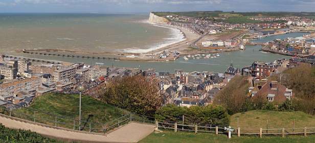 1: 10 03 05_0094_AP1<br>Panorama van Le Treport