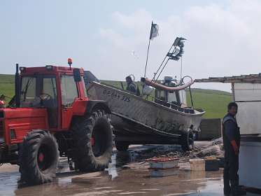 47: 10 09 05_0382<br>Vissers in Saint Aubin sur Mer