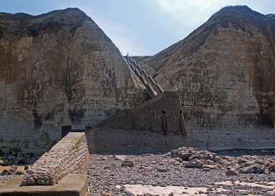 50: 10 09 05_0396<br>De 231 treden van de trap van Sotteville