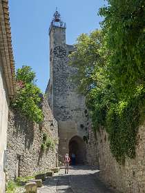 4: 160524-131713_VaisonLaRomaine<br>De Belforttoren