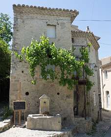 15: 160524-141706_VaisonLaRomaine