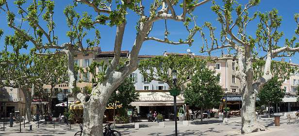 25: 160524-145634_VaisonLaRomaine-Pano