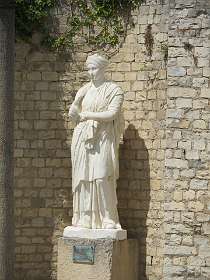 29: 160524-151908_VaisonLaRomaine