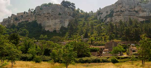 12: 170603111845LesBaux-Pano