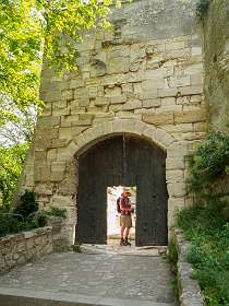 16: 170603114123LesBaux<br>Stadspoort van Les Baux de Provence