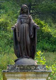 26: 170603122657LesBaux<br>De Zwarte Madonna