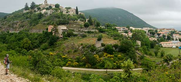 2: 160616-101930_LeVieuxMontsalier-Pano<br>Banon