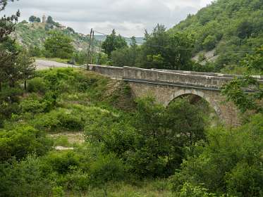 24: 160616-125351_LeVieuxMontsalier<br>Banon komt weer in zicht