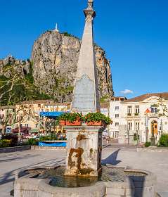 6: 19060605-0519181855_Castellane