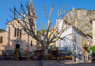 7: 19060605-0519212138_Castellane-HDR