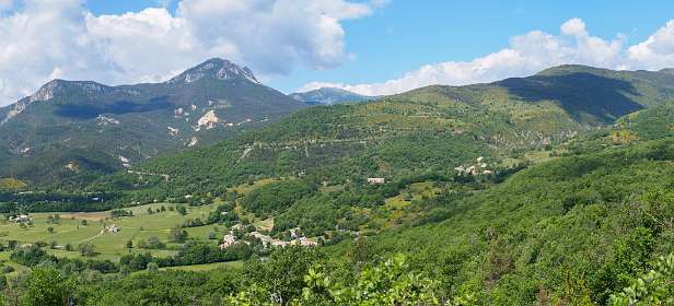 5: 19060606-0611121232_LacDeCastillon-Pano