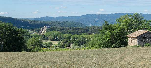 4: 160602-095702_Lourmarin-Pano