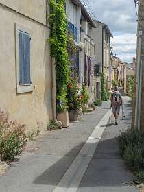 7: 160603-115205_Cucuron<br>Vaugines