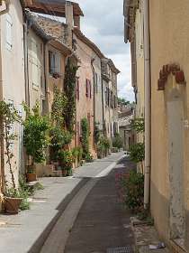 8: 160603-115307_Cucuron<br>Vaugines