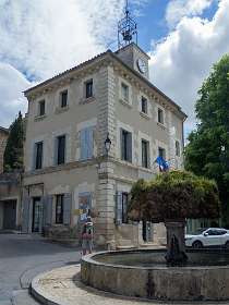 10: 160603-115534_Cucuron<br>Vaugines