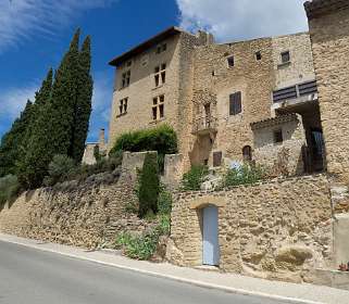 12: 160603-115940_Cucuron-Pano<br>Vaugines