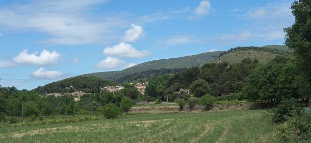 14: 160603-121524_Cucuron<br>Links Vaugines
