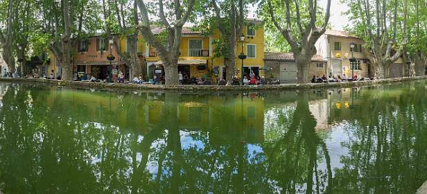 17: 160603-124504_Cucuron-Pano<br>Cucuron