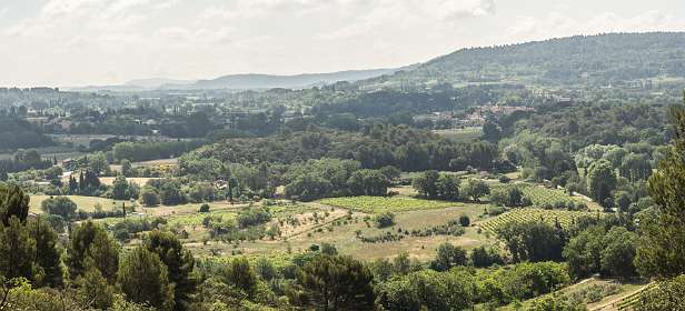 15: 160605-104840_Lourmarin-Pano