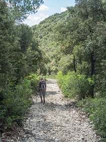 22: 160605-122558_Lourmarin