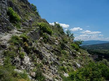 8: 160609-133135_Moustiers_Sainte-Marie<br>Op weg naar de Grotte Sainte-Madeleine