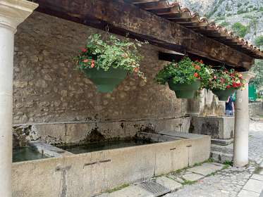 26: 160609-152038_Moustiers_Sainte-Marie<br>Wasplaats