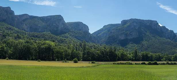 3: 160610-100220_Moustiers_Sainte-Marie-Pano