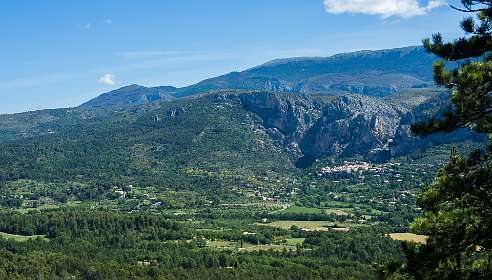 6: 160610-104634_Moustiers_Sainte-Marie<br>Rechts Moustiers Sainte-Marie