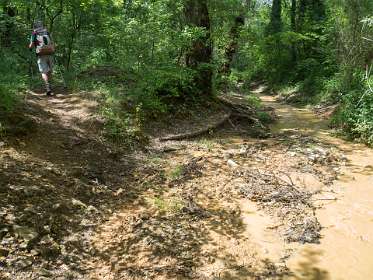 22: 160529-145059_Rustel<br>Rechts La Doa, die moet je niet over.