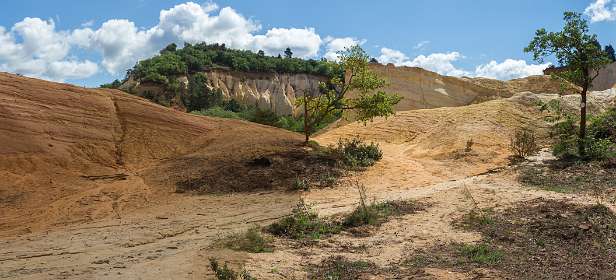 6: 160530-104713_Rustrel-Pano