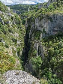 18: 160531-113636_Oppedette-HDR<br>Het smalste deel van de gorge